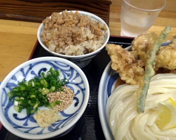 つけダシと、鶏五目炊き込みごはん